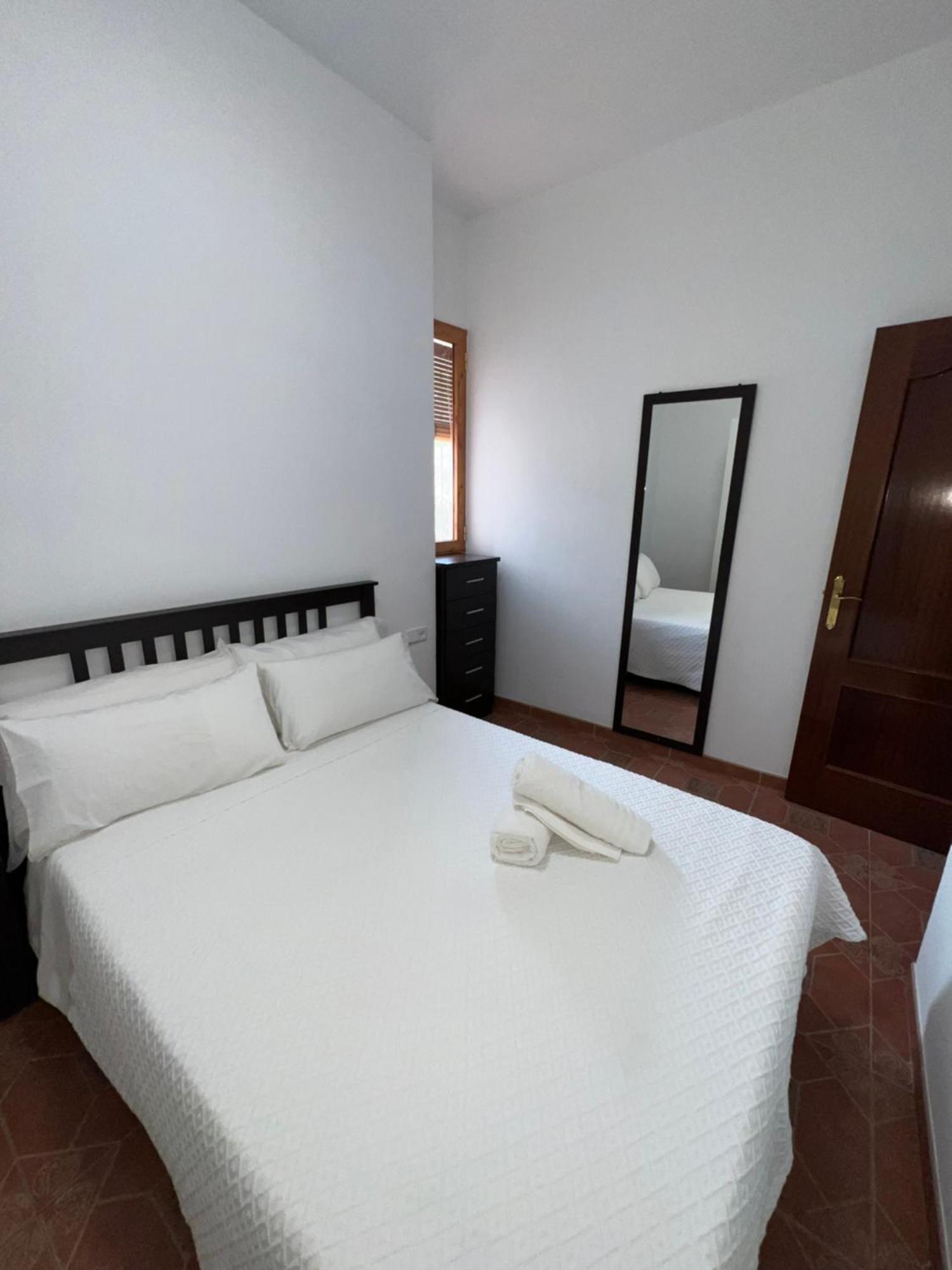 Apartamento La Muralla กอร์โดบา ภายนอก รูปภาพ
